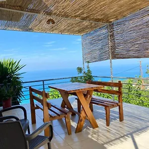 erikas-house.albaniahotels.org/